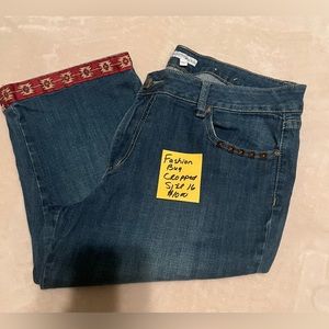 Jeans By Fashion Nova cropped with detail on bottom